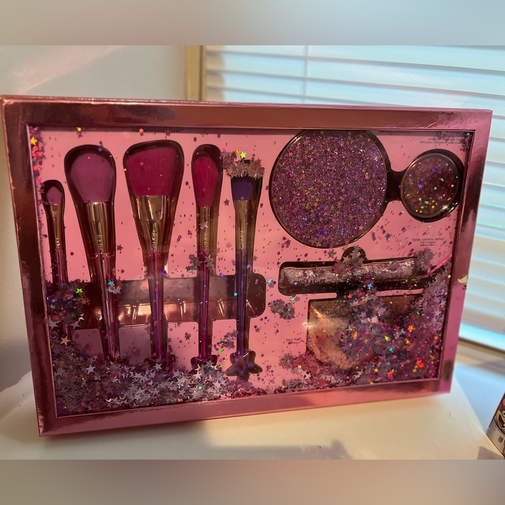 Tarte Love, trust, and fairy dust vault
